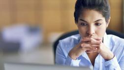 ¿Cómo afecta un escándalo en el clima laboral de una empresa?