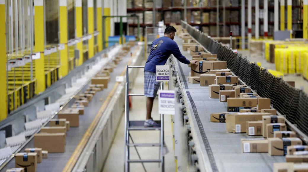 Amazon tiene la patente de una pulsera que rastrea a los trabajadores