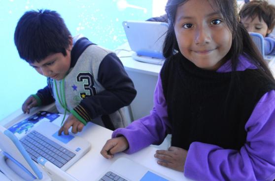 Conoce el aula móvil con juegos virtuales y educativos de Telefónica