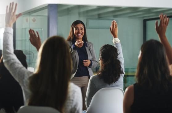 ¿Miedo escénico? Tips para enfrentar el temor a hablar en público