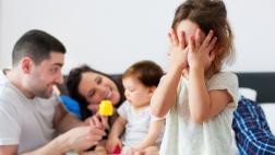 Celos entre hermanos: Consejos para evitar un conflicto en casa
