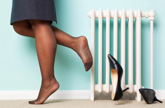 Conoce los beneficios de quitarse los zapatos al llegar a casa