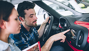 [VIDEO] ¿Te vas a comprar un auto? Toma nota a estos 7 consejos
