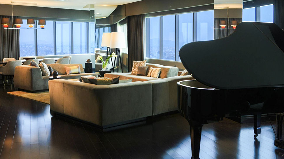 10. JW Marriott Hotel Lima. Cuenta con una de las mejores vistas de la ciudad. En la torre de 25 pisos se ubican 300 habitaciones que ofrecen una confortable experiencia.