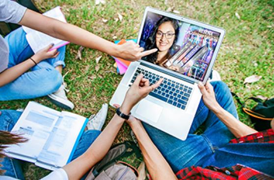 Booktubers: ¿cómo fomentan la lectura a través de YouTube?